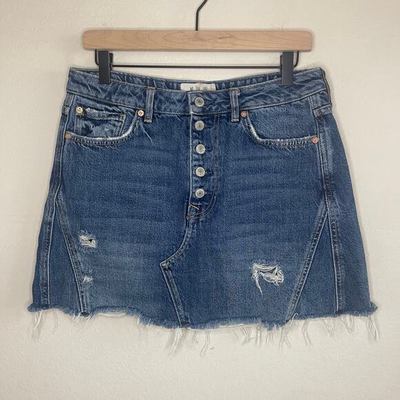 Free People We The Free Denim Cutoff Skirt Distressed Button Fly - Size 30 - Picture 1 of 5